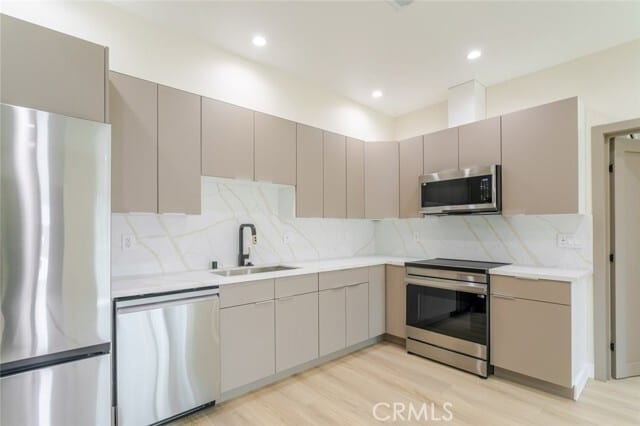 Photo - 11120 Emelita St