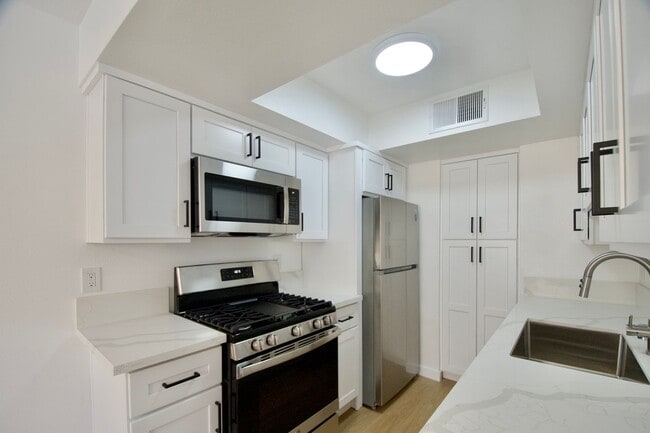 Photo - 10914 Camarillo St Unit 03