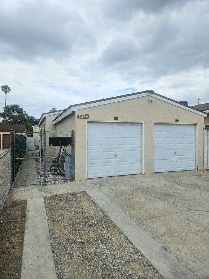 Photo - Elizabeth Ave Unit A