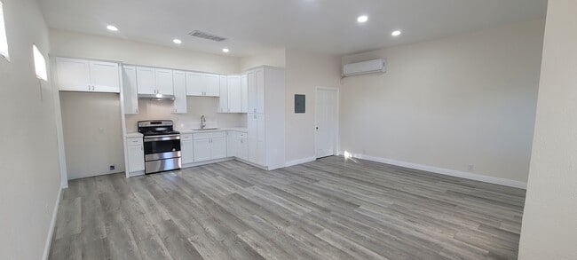 Kitchen area - 428 S Sultana Ave Unit 428 South Sultana avenue