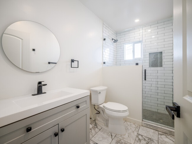 Photo - 7107 Cozycroft Ave