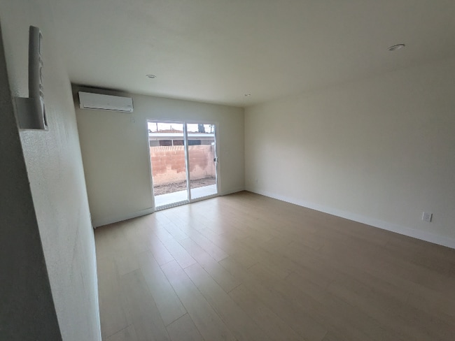 Photo - 6164 Ibbetson Ave