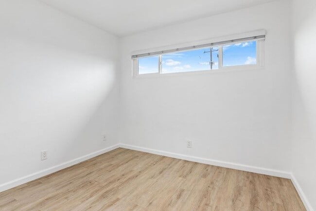 Photo - 3952 W 178th St Unit B