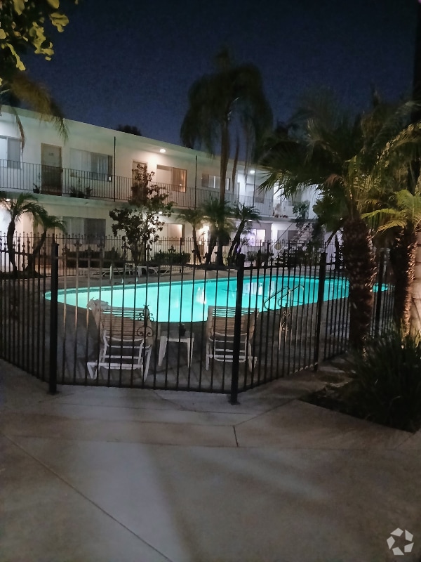 Building Photo - 820 S Rosemead Blvd Rental