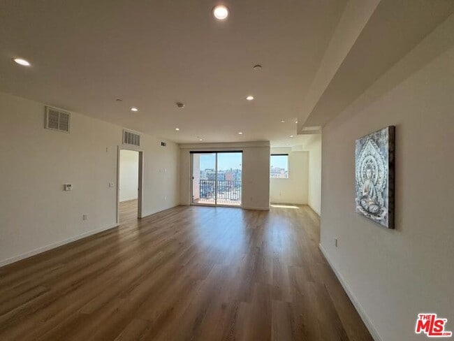 Photo - 955 Fedora St Unit 302