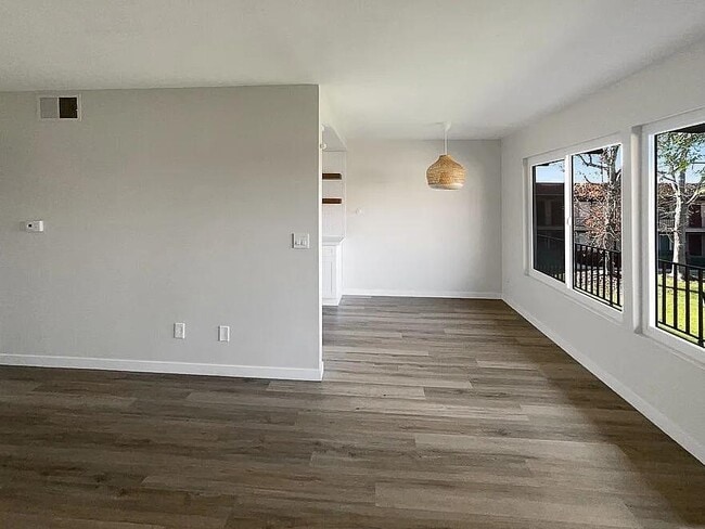 Building Photo - 1400 W Warner Ave Unit 66