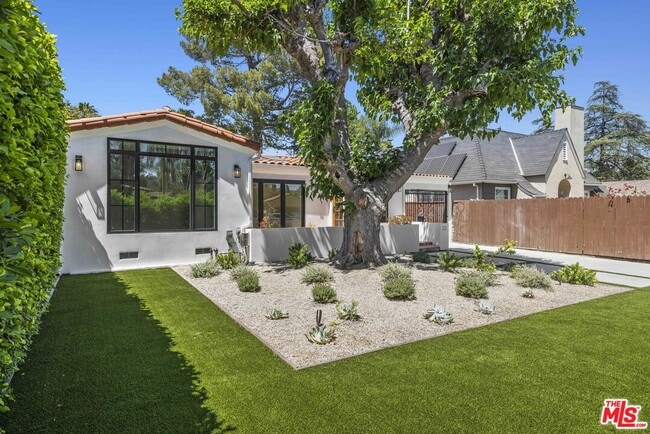 Photo - 11151 Hortense St