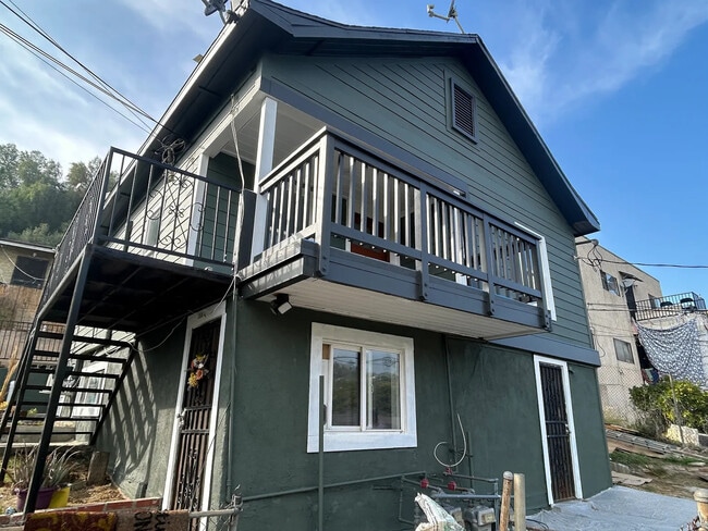 Building Photo - 2719 Alta St Unit #B