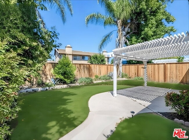 Photo - 25679 Lupita Dr House