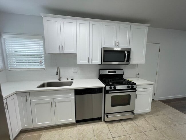 Photo - 4962 S Centinela Ave Unit 4962½