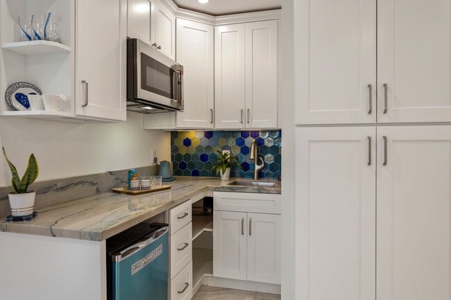 Photo - 2534 Whitney Ave Unit 2534 Whitney Avenue C