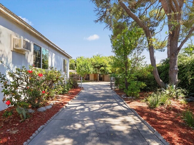 Long Driveway - 3801 Legion Ln Unit 3801 Legion Lane