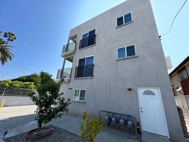 Building Photo - 5685-5685 Elmer Ave