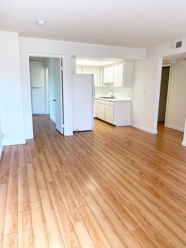 Living Room - 158 N Normandie Ave Unit 201