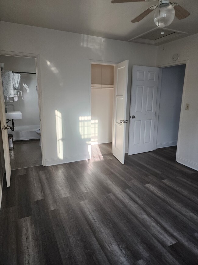 Bedroom/bathroom/closet - 1315 W 102nd St Unit 1317.5