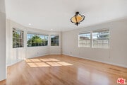 Photo - 807 E Orange Grove Ave House