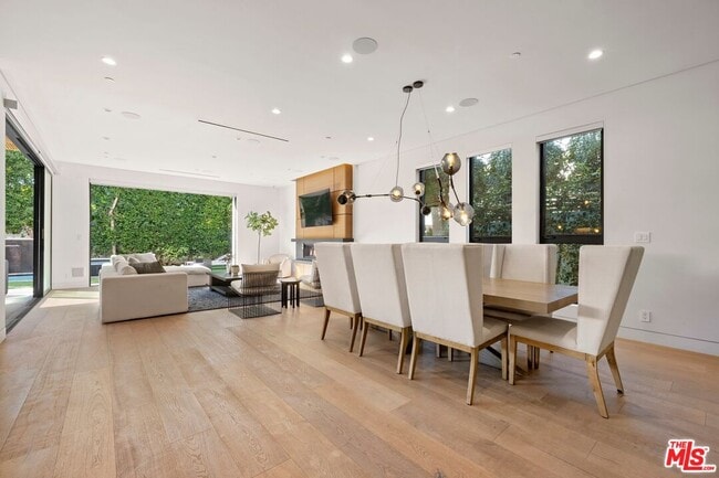 Photo - 829 N Ogden Dr