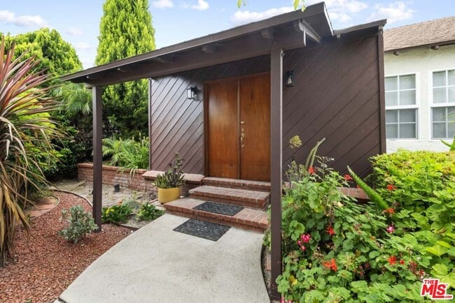 Photo - 4753 Saloma Ave House