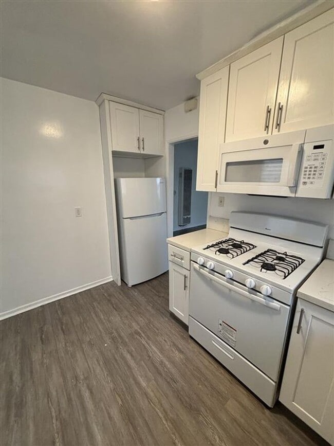 Photo - 417 E Elmwood Ave Unit 417 #B