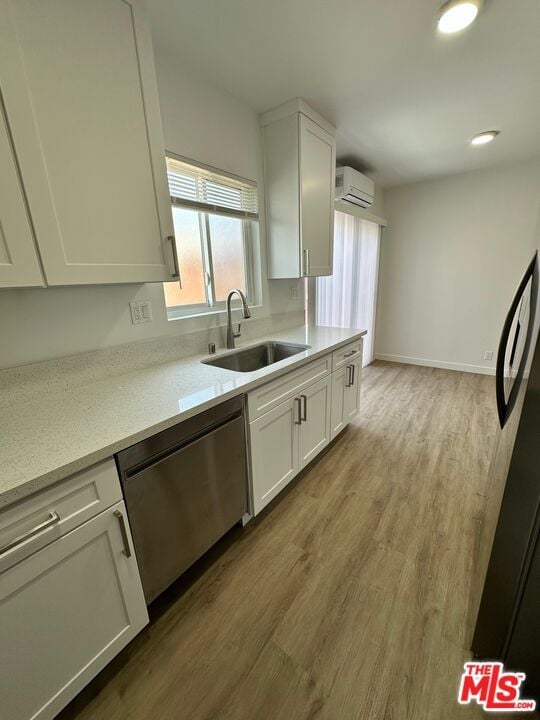 Photo - 7314 Variel Ave