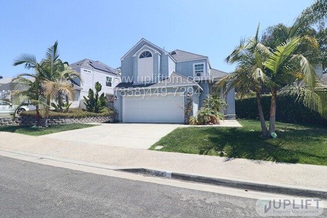 Building Photo - Spacious 3-Bedroom Pool Home in Oceanside ...