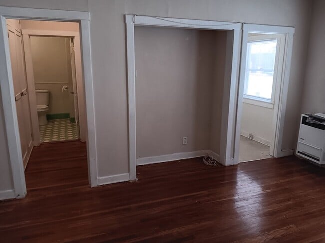 Building Photo - 1516 Rosalia Rd