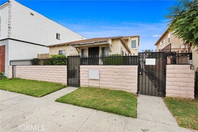 Photo - 2709 W Vernon Ave Townhome