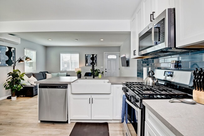 Photo - 6840 Tower St Townhome