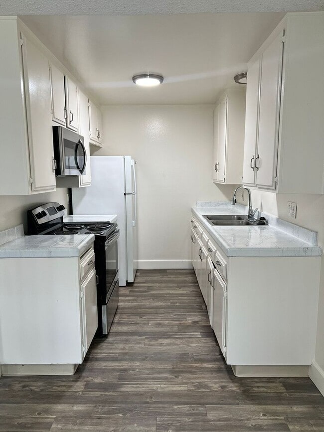 Building Photo - Del Coronado Villas 3 Unit Del Coronado Villas