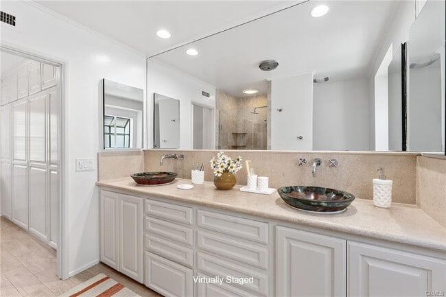 Photo - 11053 Strathmore Dr