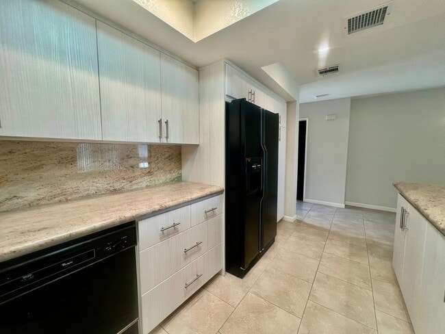Photo - AVAILABLE NOW!!  BEAUTIFUL 2-Bedroom 3 -bathroom Condo in La Quint Palms! MOVE IN SPECIAL 50% OFF...