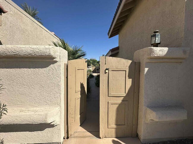 Photo - 4 Hermosillo Ln