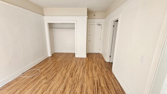 Photo - 1326 W 11th St Unit 304