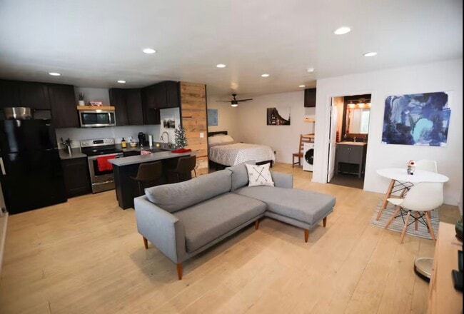 Building Photo - 1730 Asbury Dr