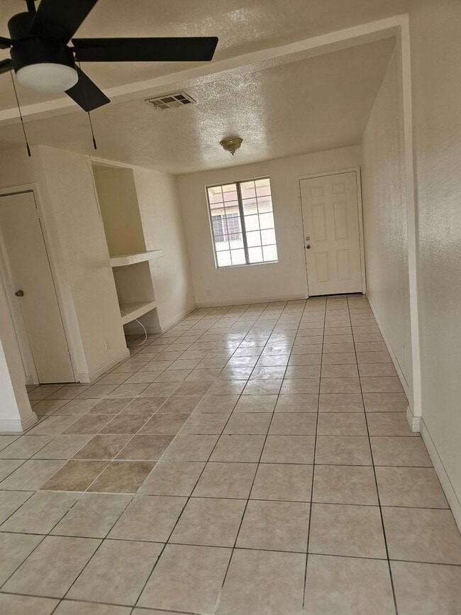 Photo - 16594 Orange Way