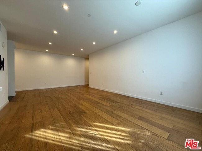 Photo - 532 W Elk Ave