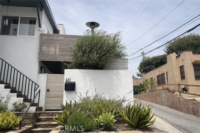 Building Photo - 611 Avenue C