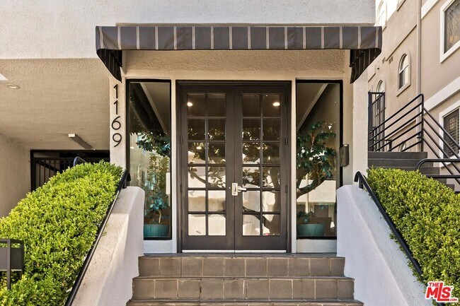 Photo - 1169 Wellesley Ave Unit 101