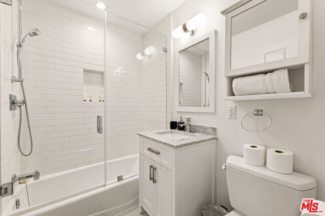 Photo - 2741 S Palm Grove Ave