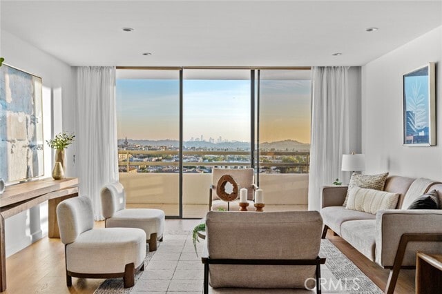 Photo - 343 Pioneer Dr Unit 1101