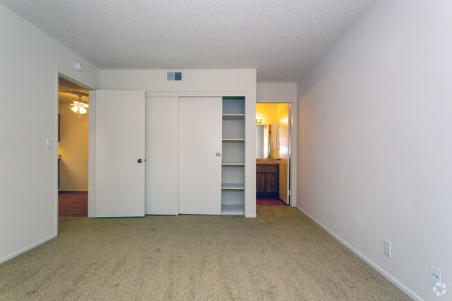 1BR, 1BA - 605 SF - Meadowood Apartments