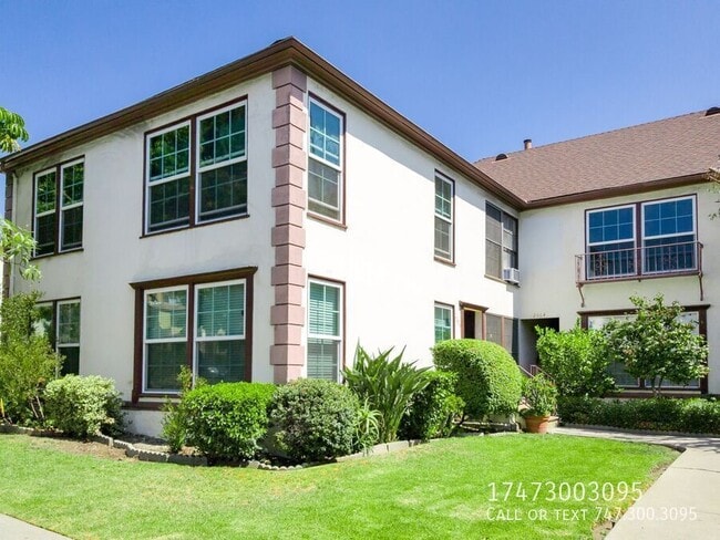 Building Photo - 2004 N Vermont Ave Unit 1