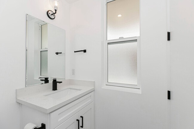 Photo - 10851 1/2 Otsego St