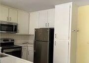 Kitchen - 1300 Saratoga Ave Unit 502