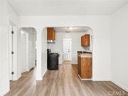 Photo - 689 N Gordon St House