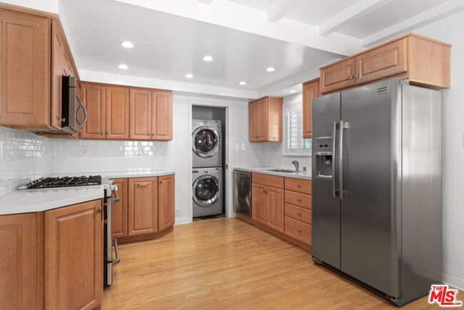 Photo - 329 N Swall Dr Unit 329