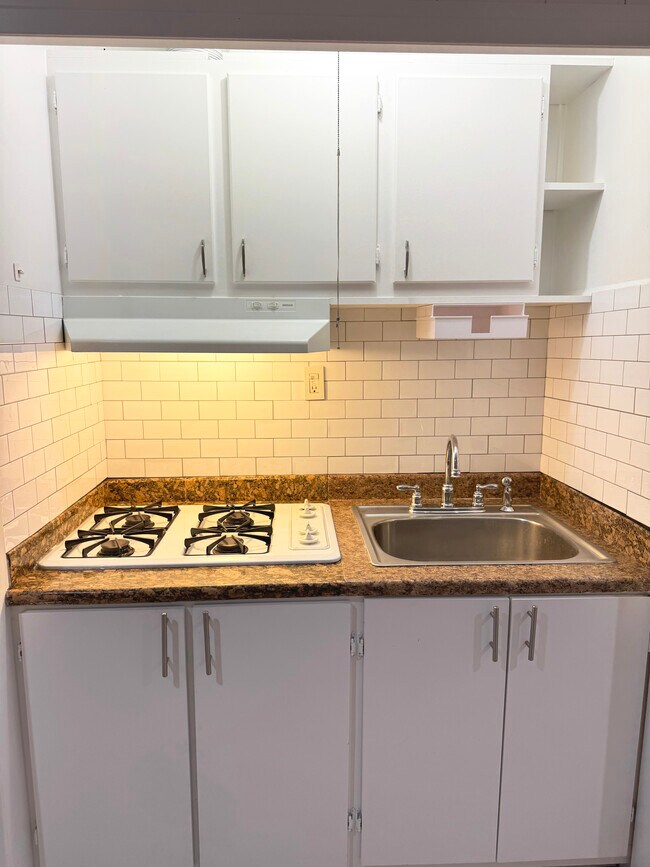 Photo - 22700 Roscoe Blvd Unit Studio