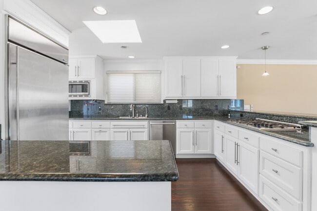 Photo - 209 Crest Dr
