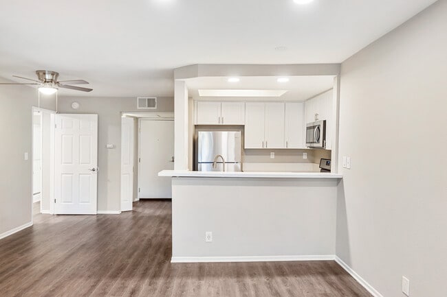 Photo - Laurel Canyon, 4500