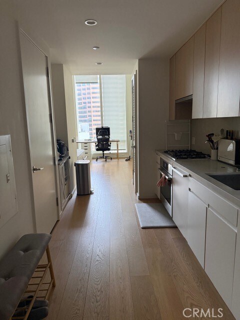 Photo - 877 Francisco St